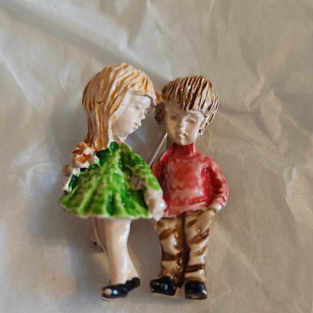 Vintage Fran Mar '71 Boy & Girl Moppet Metal And Enamel Brooch 1.25"
